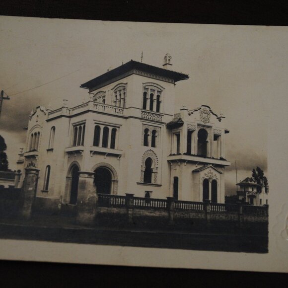 Vintage 1930s Postcard of Pedro Pinto Guzman's Villa Cecillia, Ecuador - Picture 3 of 4